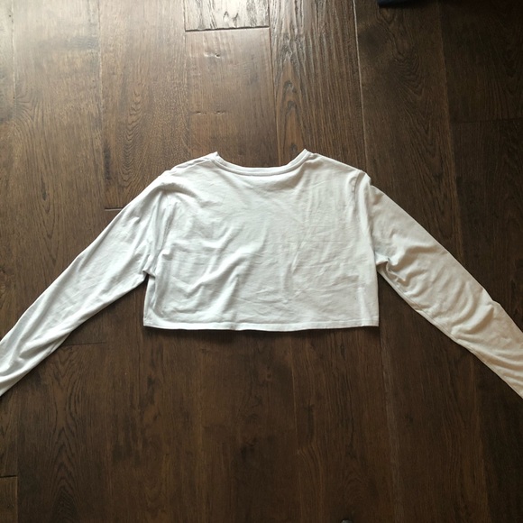Babaton Andy Long Sleeve T-shirt - Picture 8 of 8